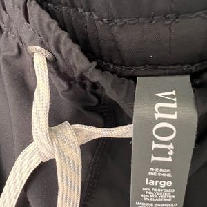 Vuori Weekend Jogger in Black Large New with Tags